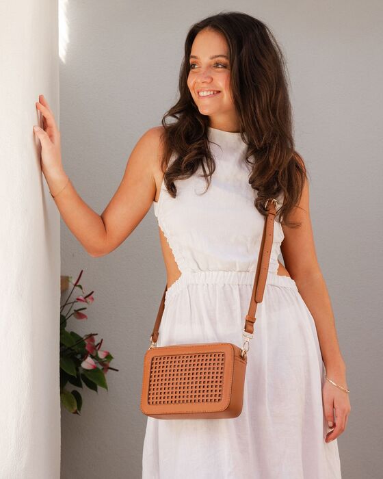 Everything_but_Flowers_Louenhide Giselle Crossbody Bag Tan