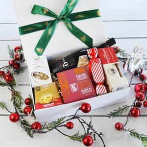 Everything_but_Flowers_Happy Christmas Mrs Q Hamper