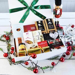 Everything_but_Flowers_Your Christmas Treats Hamper