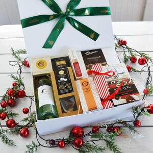 Everything_but_Flowers_Red or White Christmas Hamper