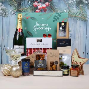 Everything_but_Flowers_It's a Champagne Christmas - Moet & Chandon