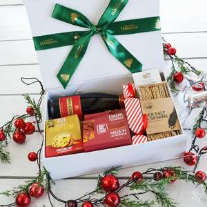 Everything_but_Flowers_Christmas Cheer - Piper Heidsieck