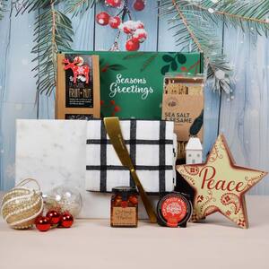 Everything_but_Flowers_Christmas Cheeseboard & Crackers